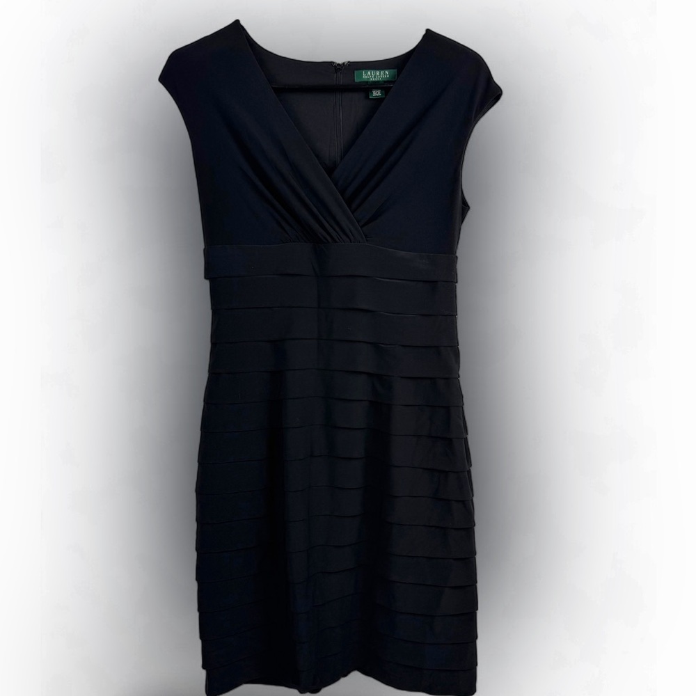 Lauren Ralph Lauren Black Sheath Dress Banded Skirt V-Neck Cap Sleeve Size 4 LBD
